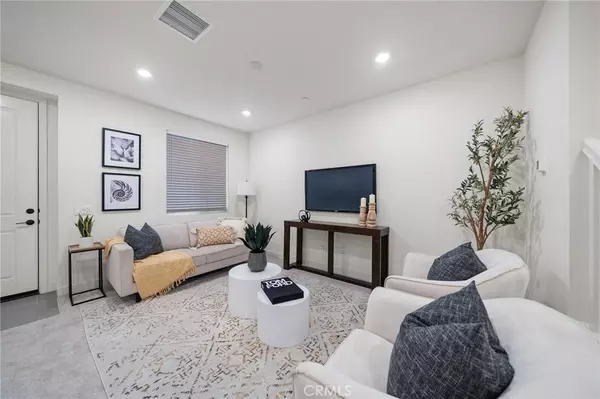 Fullerton, CA 92832,340 Via Amor PL