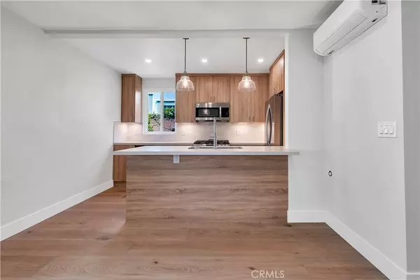 Santa Monica, CA 90405,1034 Grant St #1R