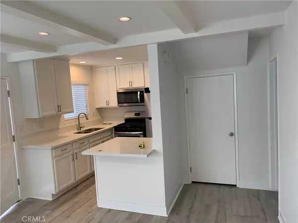 Manhattan Beach, CA 90266,122 El Porto