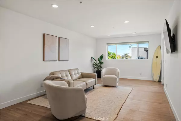 Lomita, CA 90717,24836 Narbonne