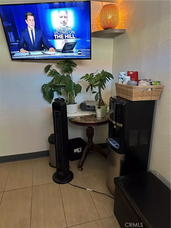 Tustin, CA 92780,14181 Newport AVE ##D