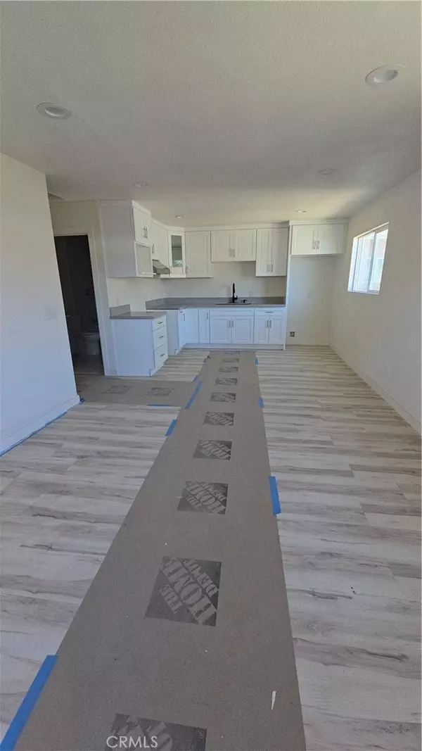 Long Beach, CA 90810,3374 unit A Fashion