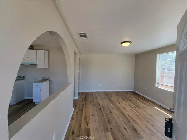 Parlier, CA 93648,120 H ST