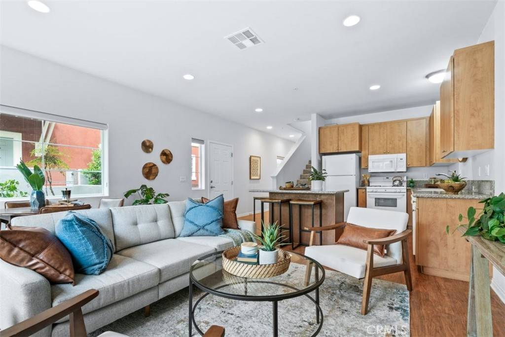 826 Lawrence DR, San Luis Obispo, CA 93401