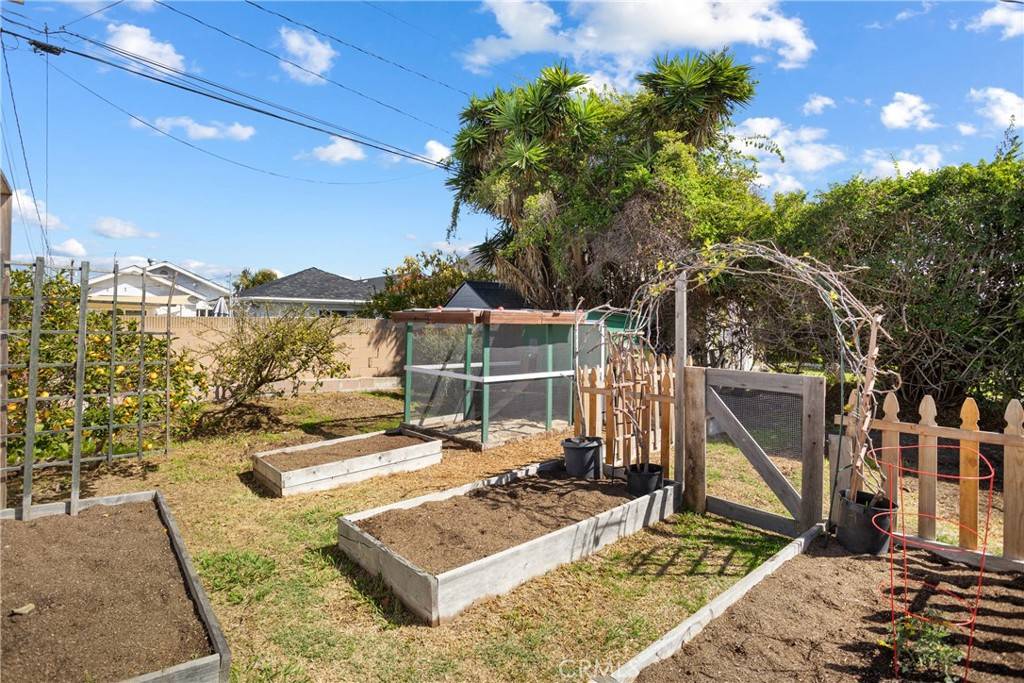 Hawthorne, CA 90250,4857 W 134th ST