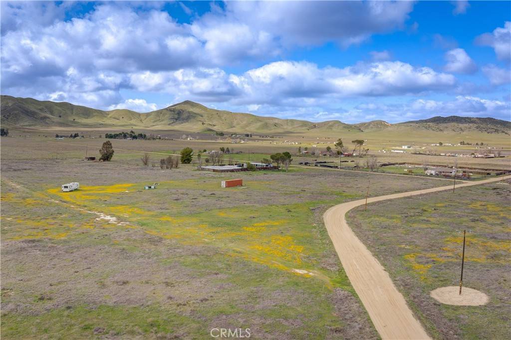 2 Gaviota TRL, Santa Margarita, CA 93453