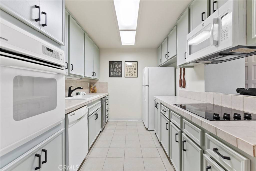 San Luis Obispo, CA 93401,570 Peach ST #31
