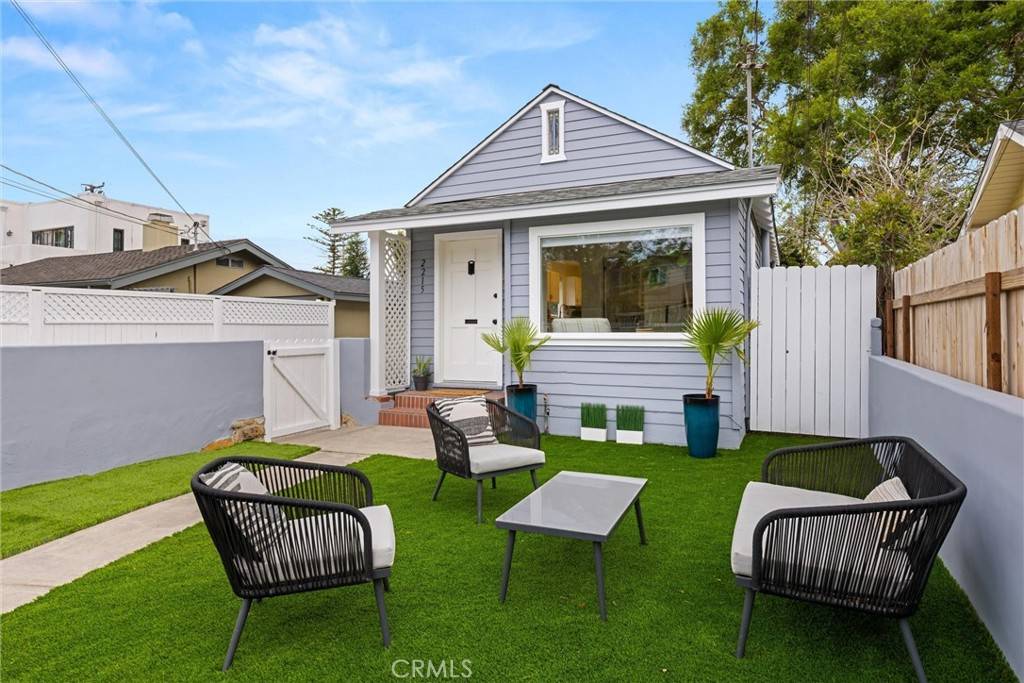 2215 Oak Park LN, Santa Barbara, CA 93105