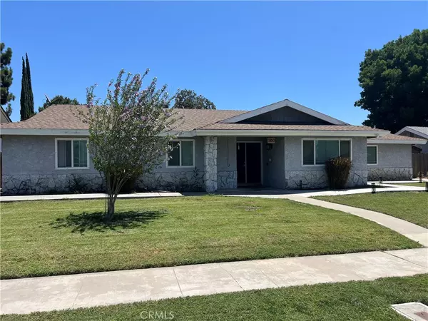 1160 N Laspina ST, Tulare, CA 93274
