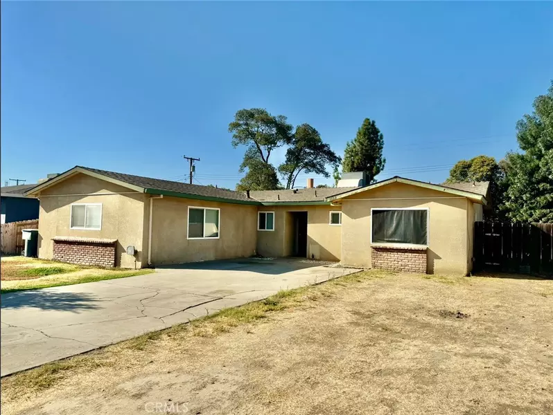 1602 W Dorothea AVE W, Visalia, CA 93277