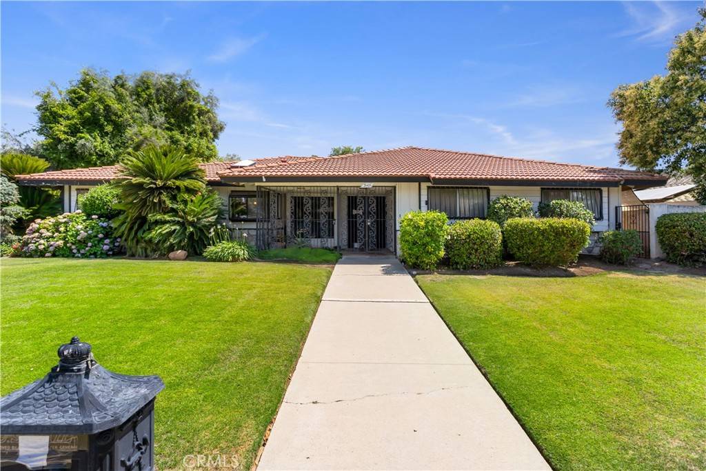 3419 Crest DR, Bakersfield, CA 93306