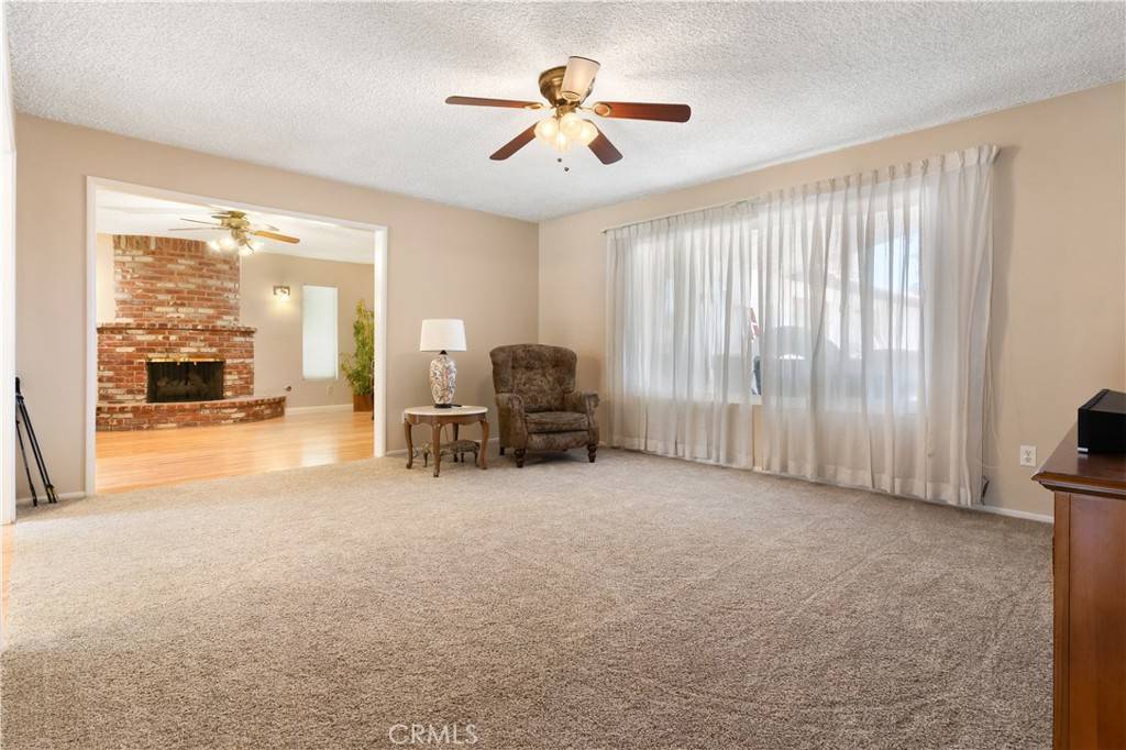 Bakersfield, CA 93306,3419 Crest DR