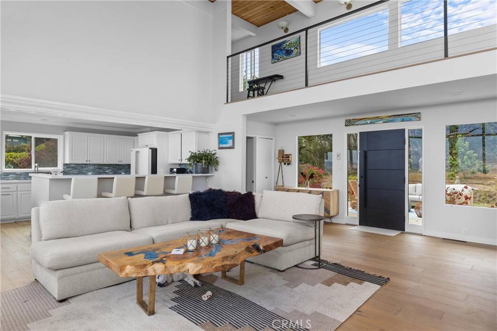 Los Osos, CA 93402,329 Travis DR