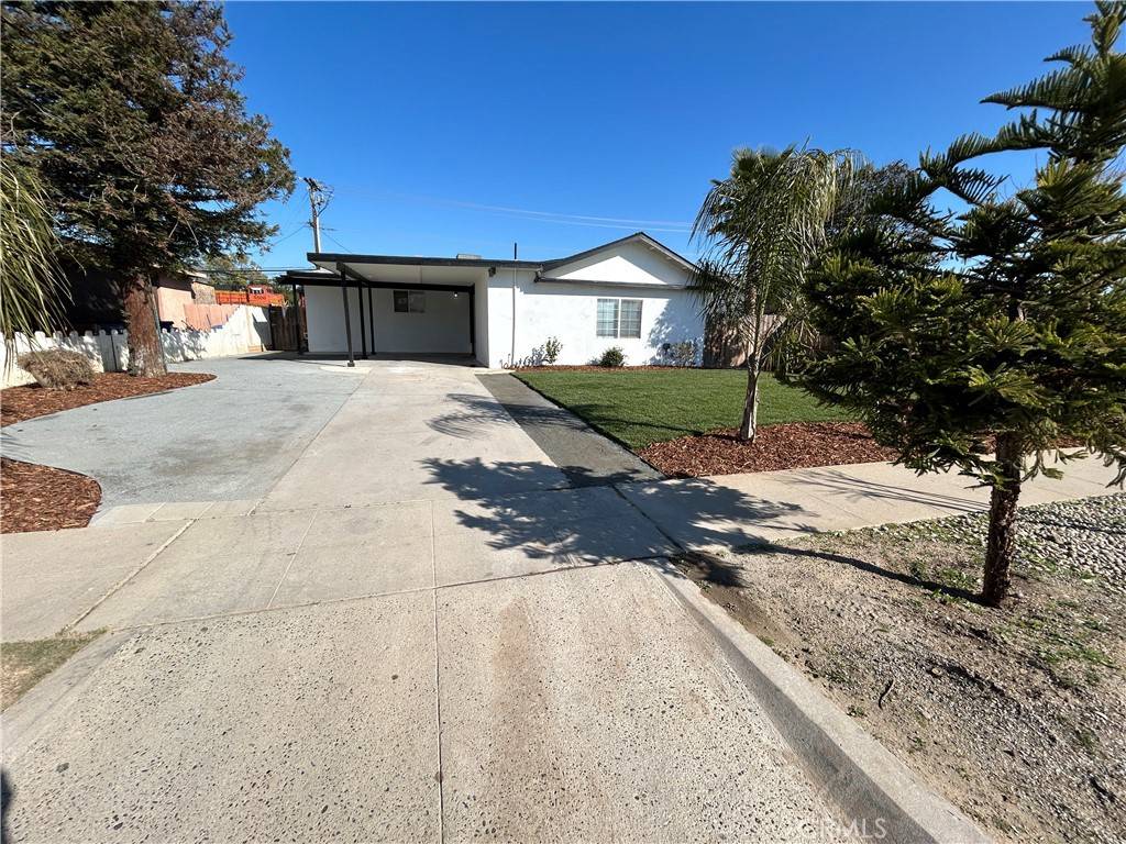 4252 N Holt AVE, Fresno, CA 93705