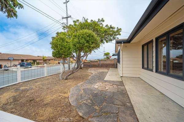 Los Osos, CA 93402,765 Highland DR