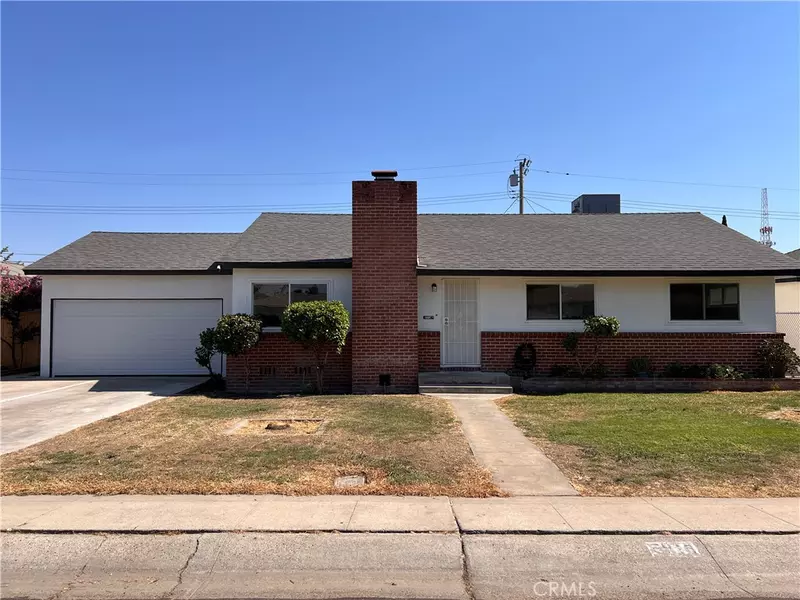 2419 W Harvard AVE, Visalia, CA 93277