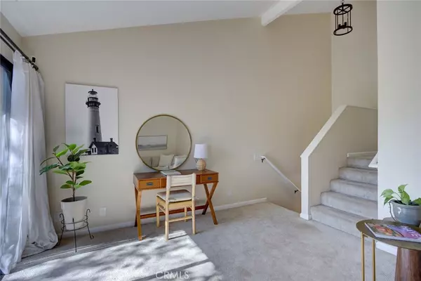 Solvang, CA 93463,245 5th ST #C