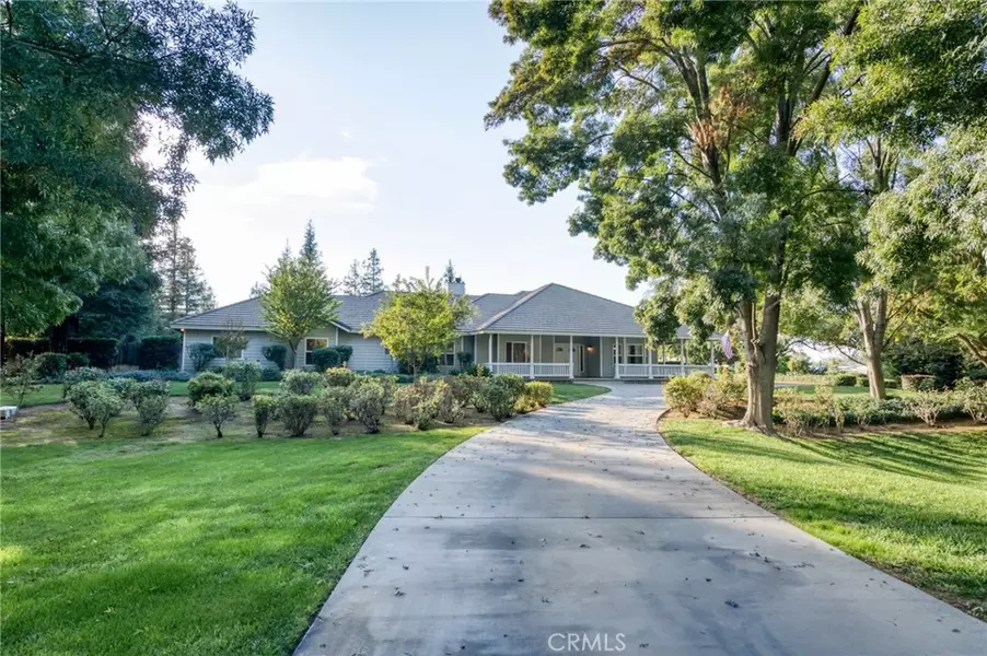 6605 N Blackhawk LN, Fresno, CA 93619