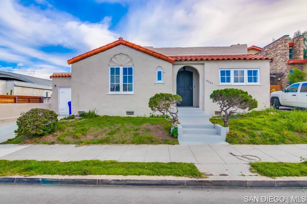 San Diego, CA 92103,4245 10th AVE