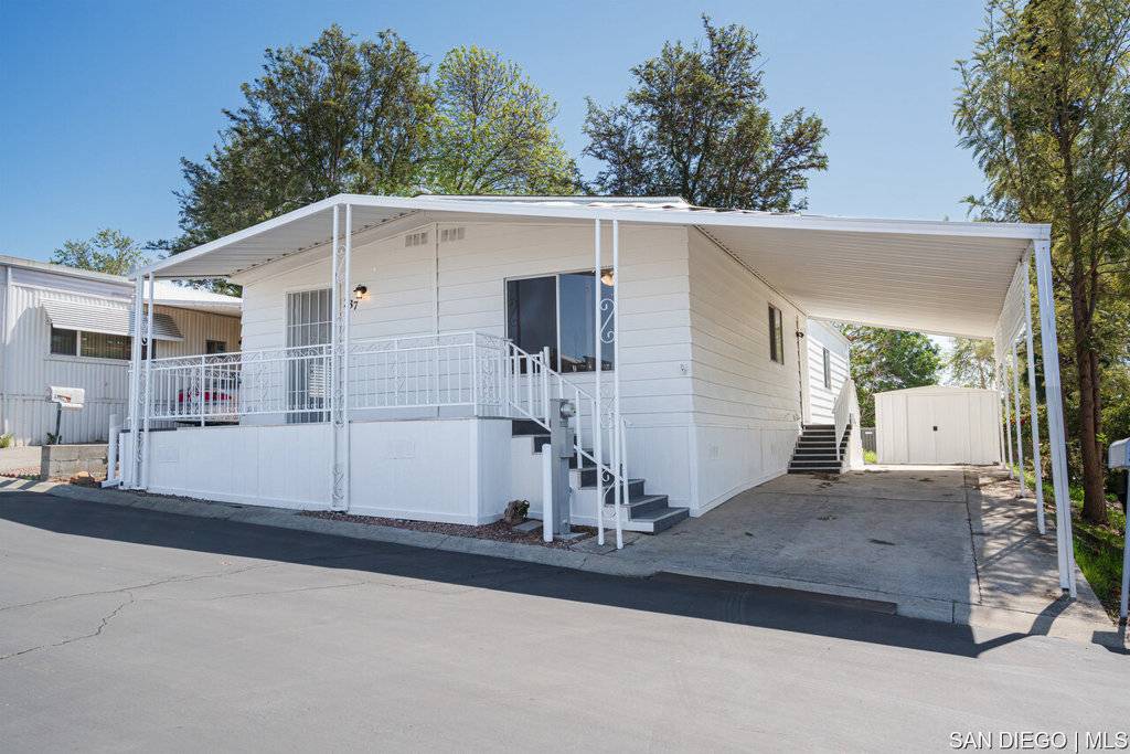 211 N Citrus AVE #SPC 237, Escondido, CA 92027