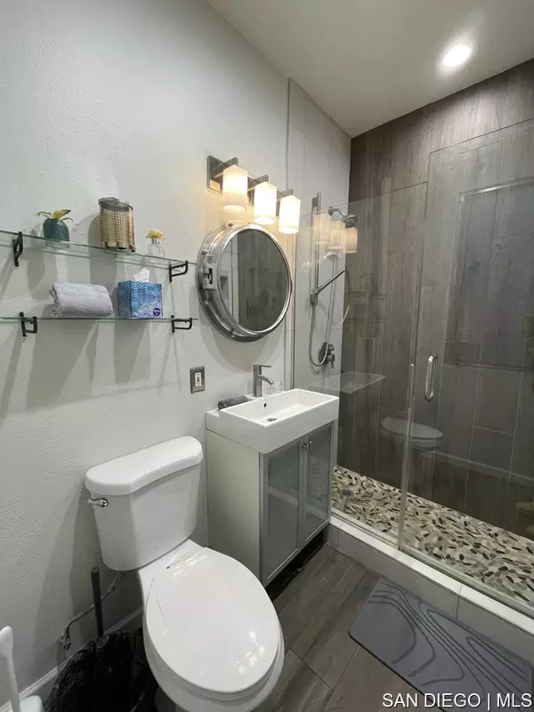 San Diego, CA 92101,1601 Kettner BLVD #7
