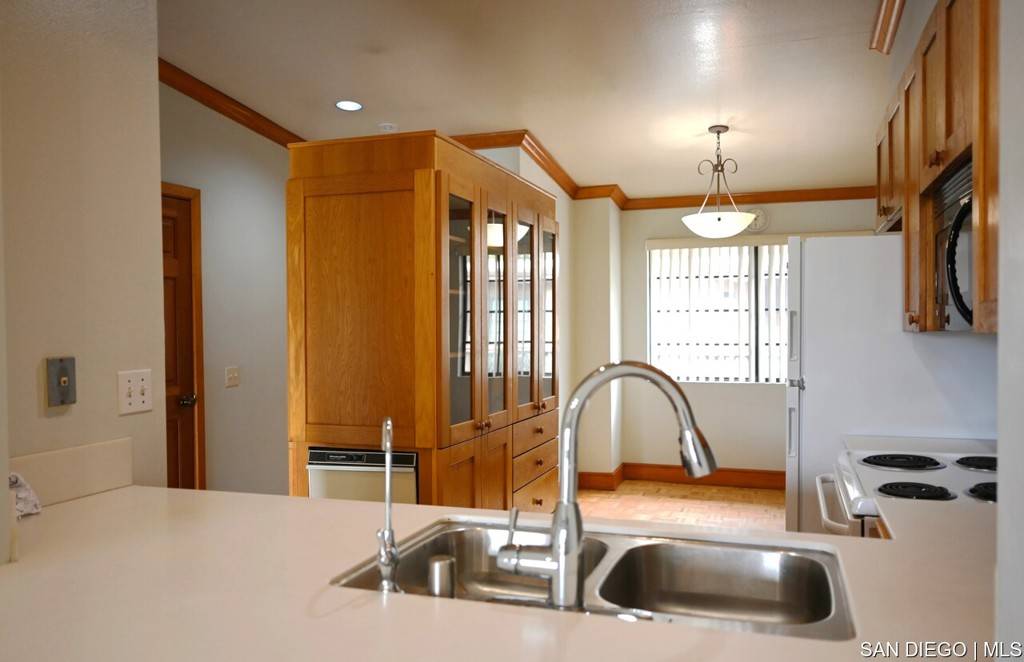 La Jolla, CA 92037,8880 Villa La Jolla DR #UNIT 311