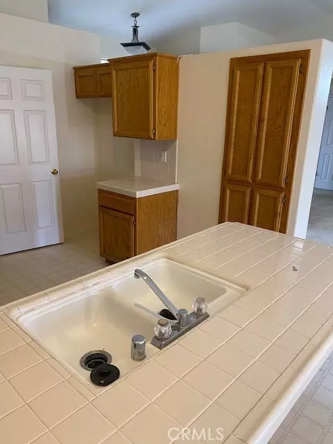 Fresno, CA 93722,5570 N Polk AVE