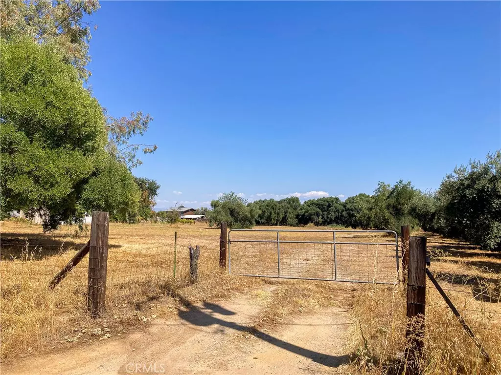 Corning, CA 96021,3532 Columbia Ave