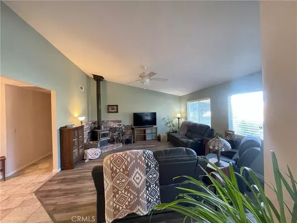 Los Molinos, CA 96055,8220 Marek RD