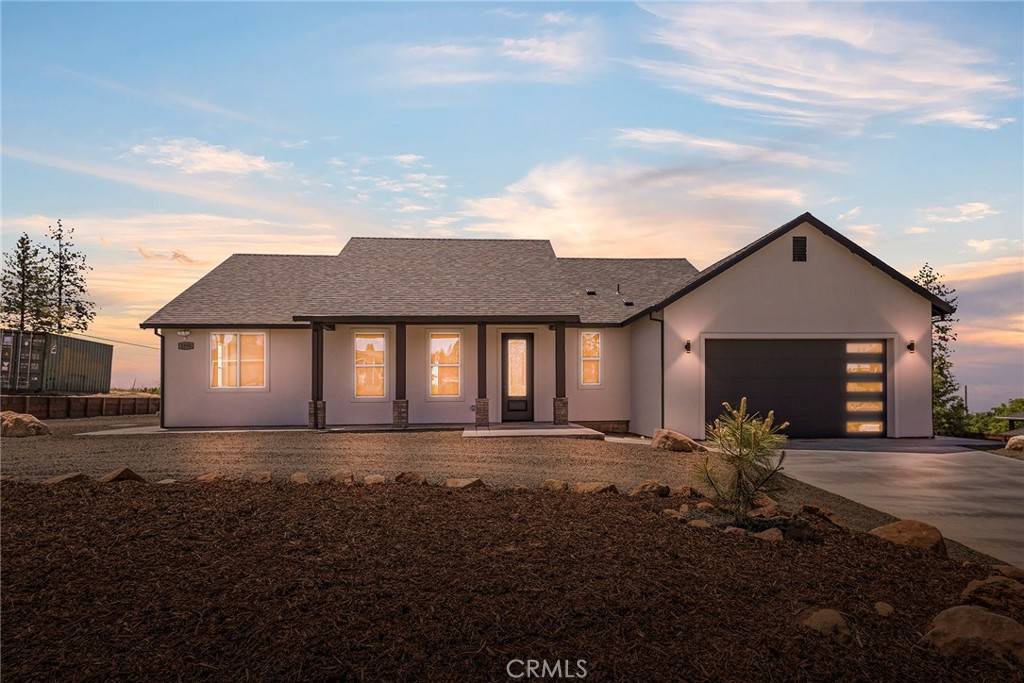 1890 Arrowhead Dr, Paradise, CA 95969