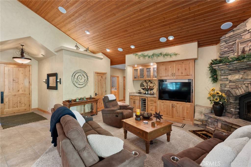 Lake Almanor, CA 96137,95 Manor Dr