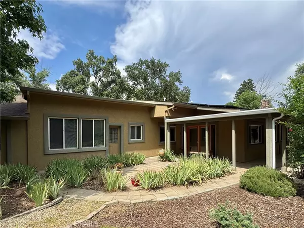 8 Geneva LN, Chico, CA 95926