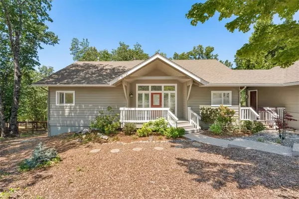 1227 Eddy DR, Mount Shasta, CA 96067