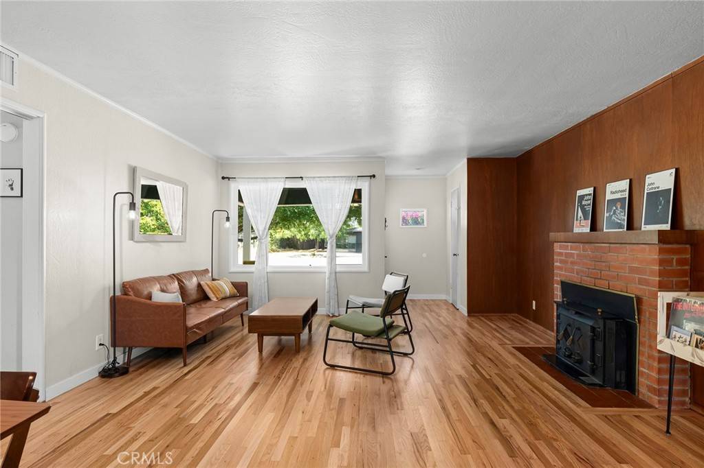 Chico, CA 95926,886 Lynn LN