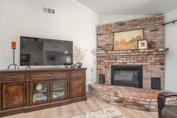 Los Molinos, CA 96055,9090 Apricot Country DR