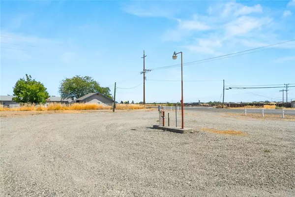 Orland, CA 95963,904 E Walker ST