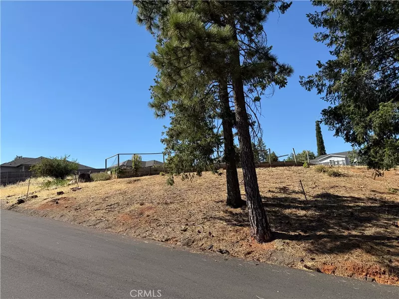 1933 Hillpark LN, Paradise, CA 95969