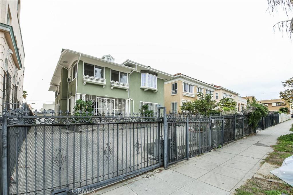Los Angeles, CA 90005,823 S Mariposa AVE