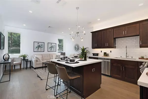 Sherman Oaks, CA 91403,14659 Moorpark ST