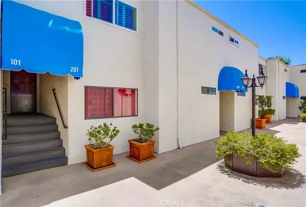 Valley Village, CA 91607,5255 Bellingham AVE #201