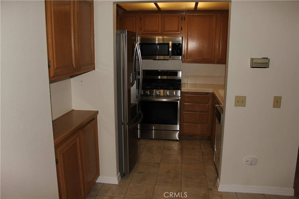Simi Valley, CA 93065,2731 Erringer RD #5