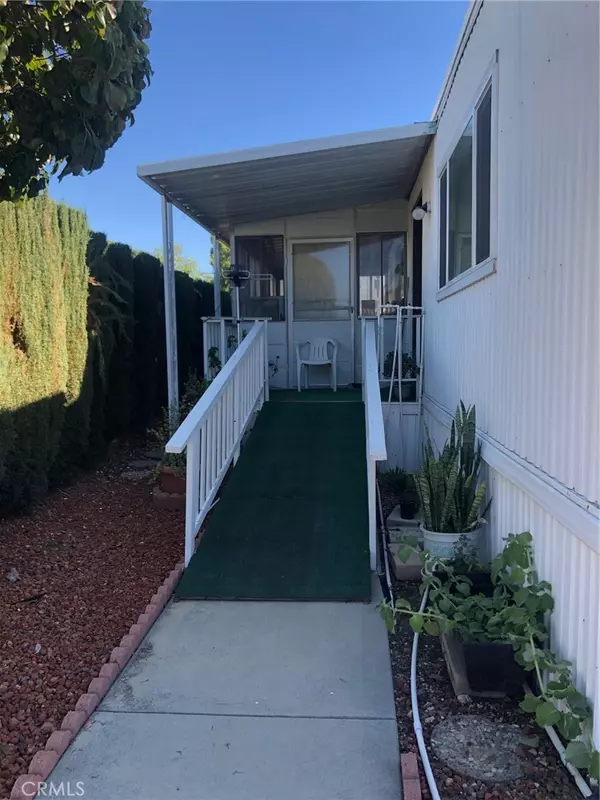 Canoga Park, CA 91304,8800 Eton AVE #15