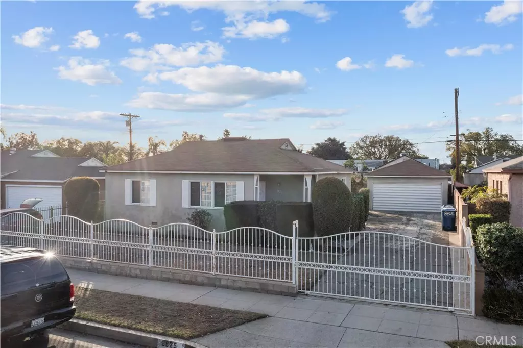 Panorama City, CA 91402,8825 Colbath AVE