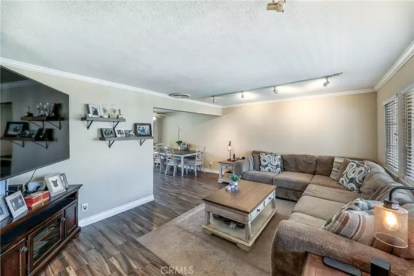 Saugus, CA 91350,22326 Festividad DR