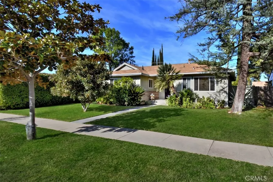 19127 Friar ST, Tarzana, CA 91335