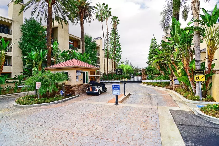 5540 Owensmouth AVE #302, Woodland Hills, CA 91367