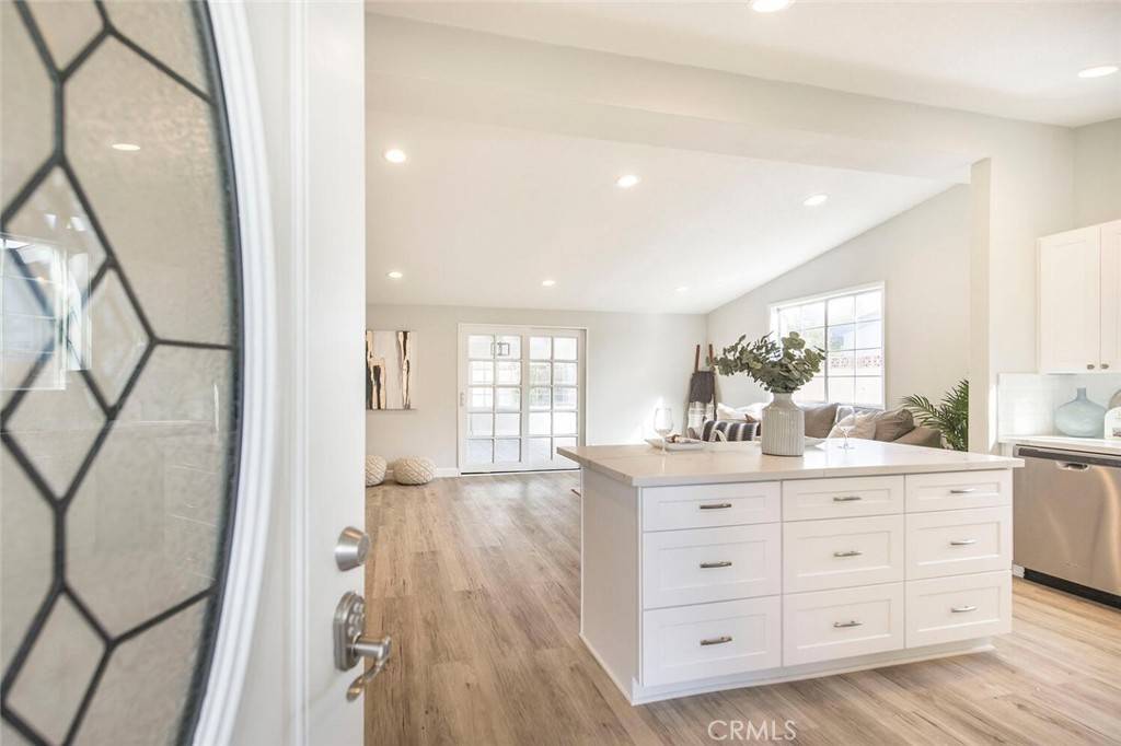 Canyon Country, CA 91351,19027 Drycliff ST