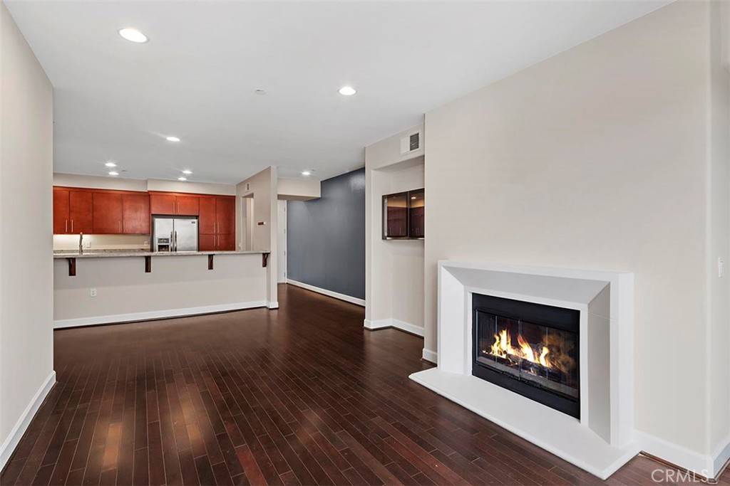 14412 Killion ST #303, Sherman Oaks, CA 91401