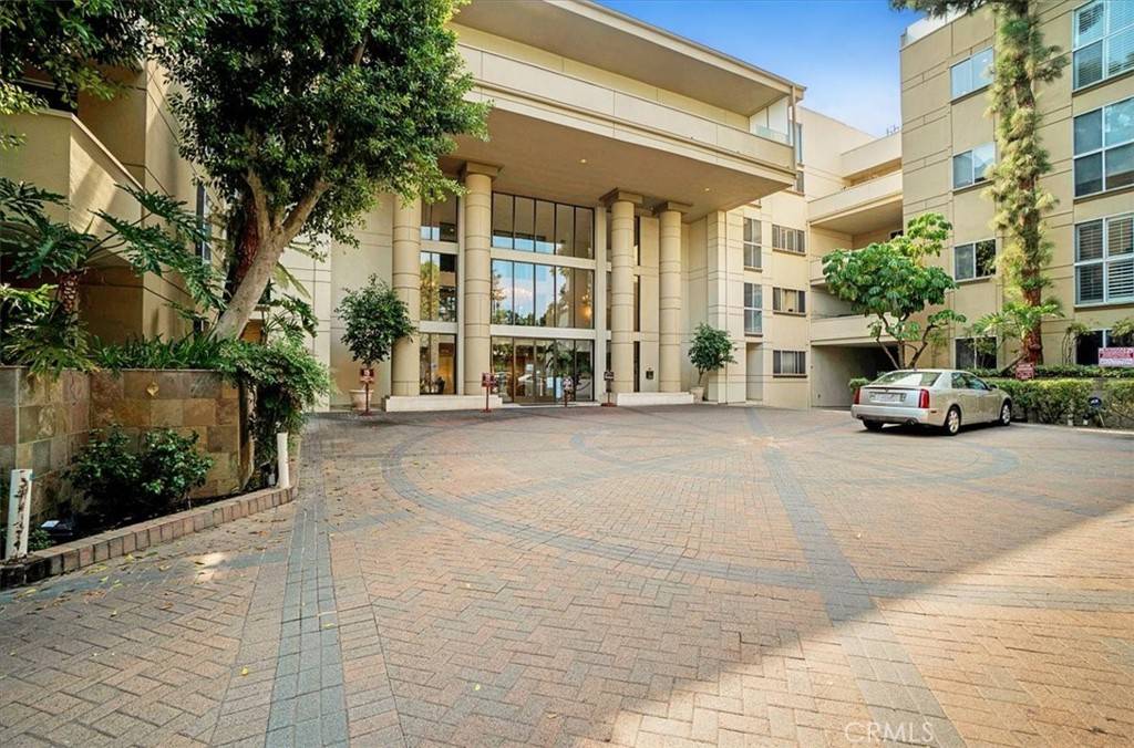 Encino, CA 91316,4949 Genesta AVE #215