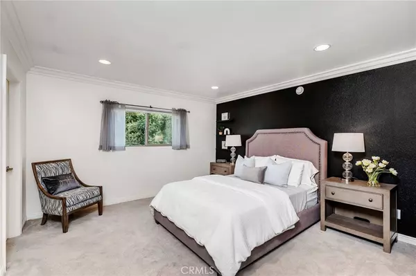 Studio City, CA 91604,4466 Coldwater Canyon AVE #204